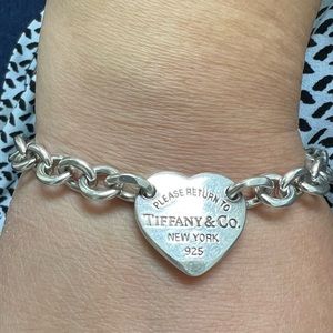 Tiffany & Co - Return to Tiffany®
Heart Tag Bracelet